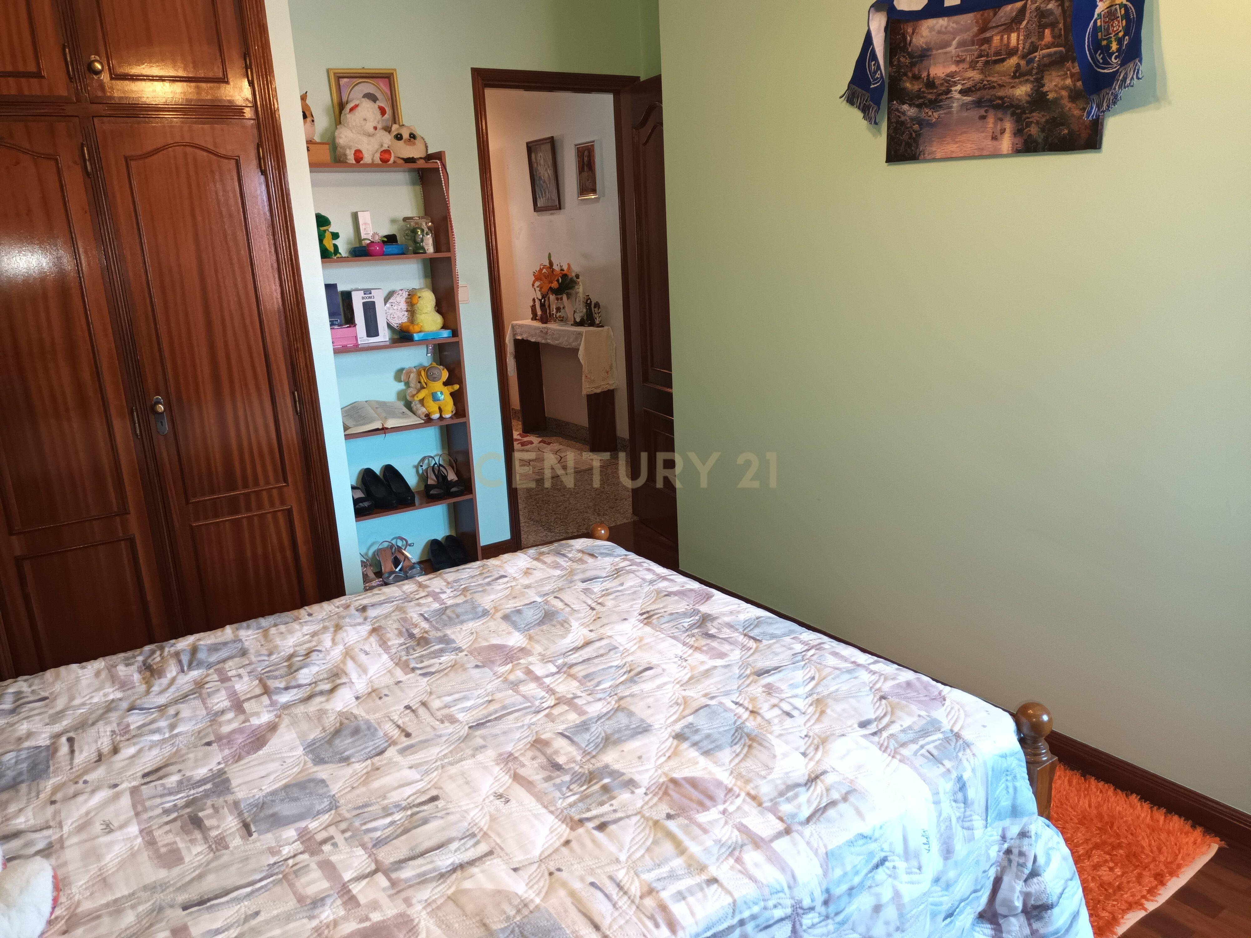 Vende-se apartamento T3 Duplex, zona das Antas, Porto - Image 23