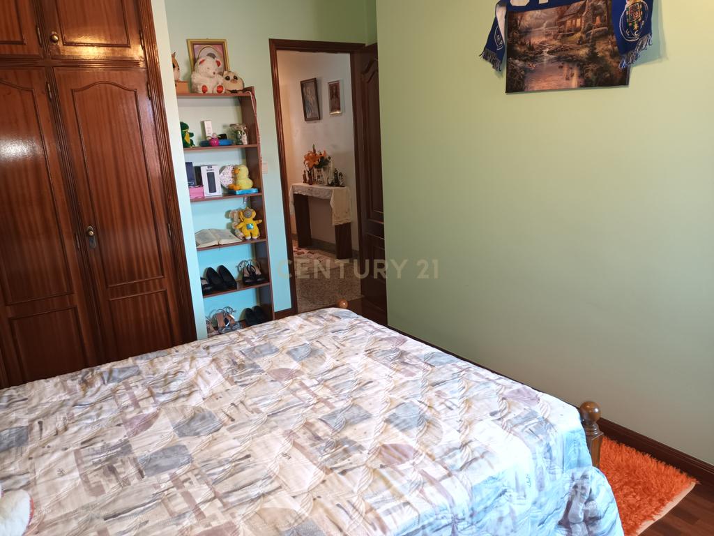 Vende-se apartamento T3 Duplex, zona das Antas, Porto - Image 23