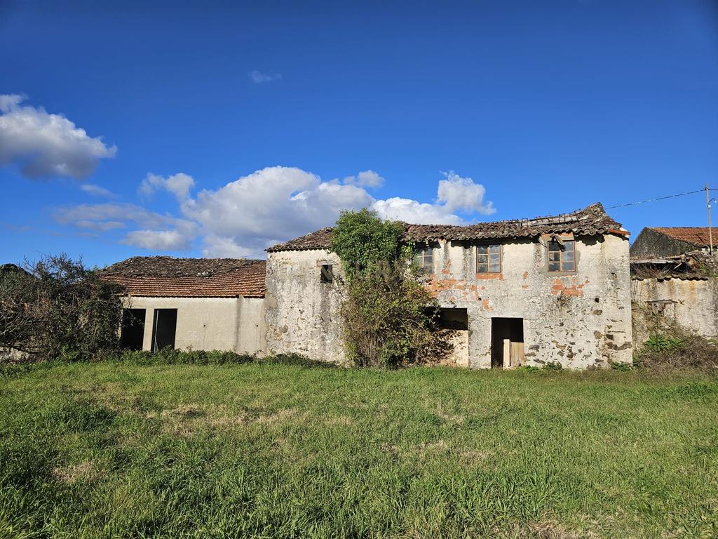 Casa em ruína para reconstrução- Oportunidade única! - Image 3