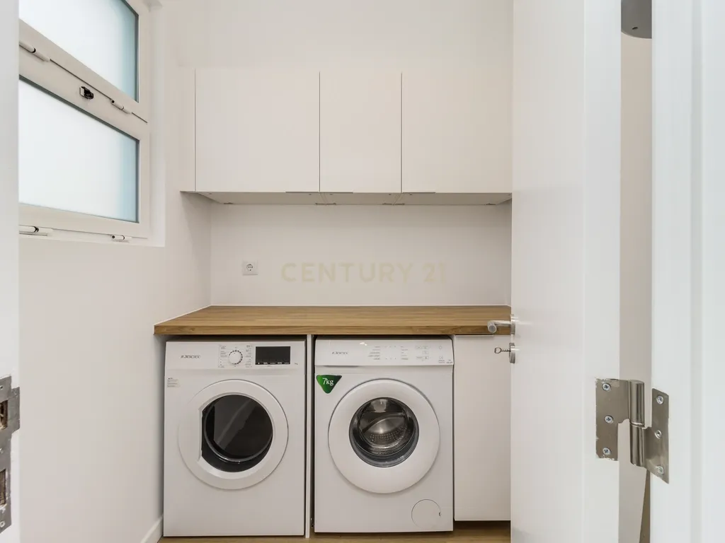 T3 RENOVADO COM COZINHA TOTALMENTE EQUIPADA E LAVANDARIA, JUNTO AO SALDANHA - Image 11