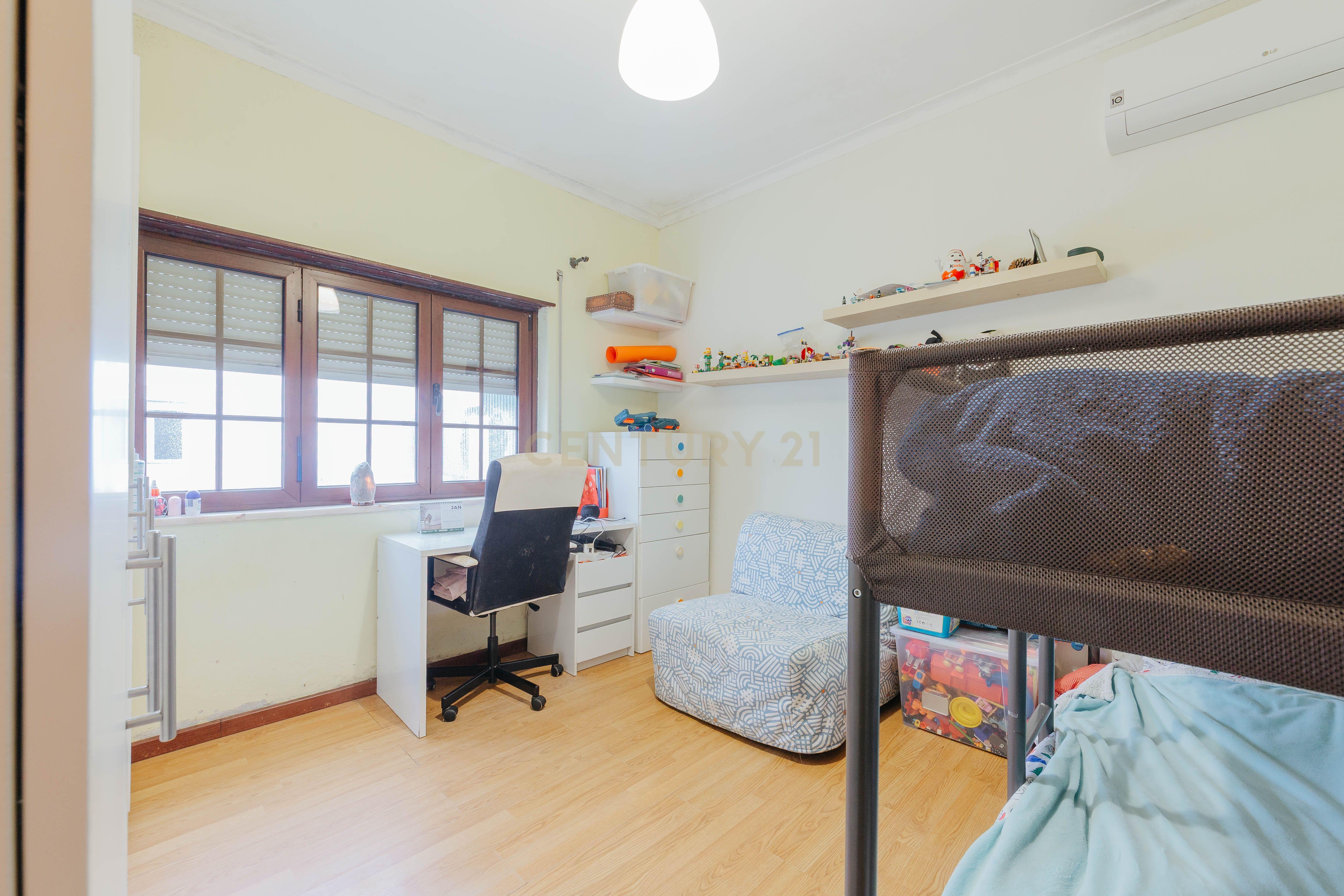 Fotografia 9 de Moradia T3 com 600m² de Terreno | Excelente Potencial para Habitação ou Investimento