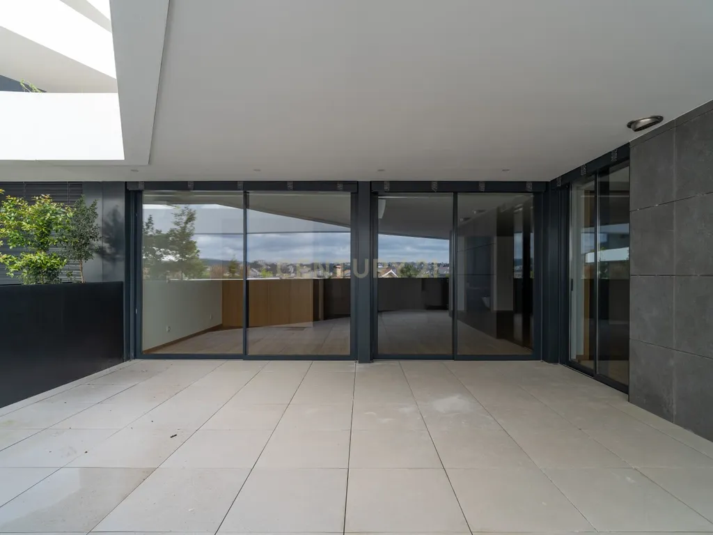 T1+3 único no prestigiado empreendimento Lux Garden – Coimbra - Image 22
