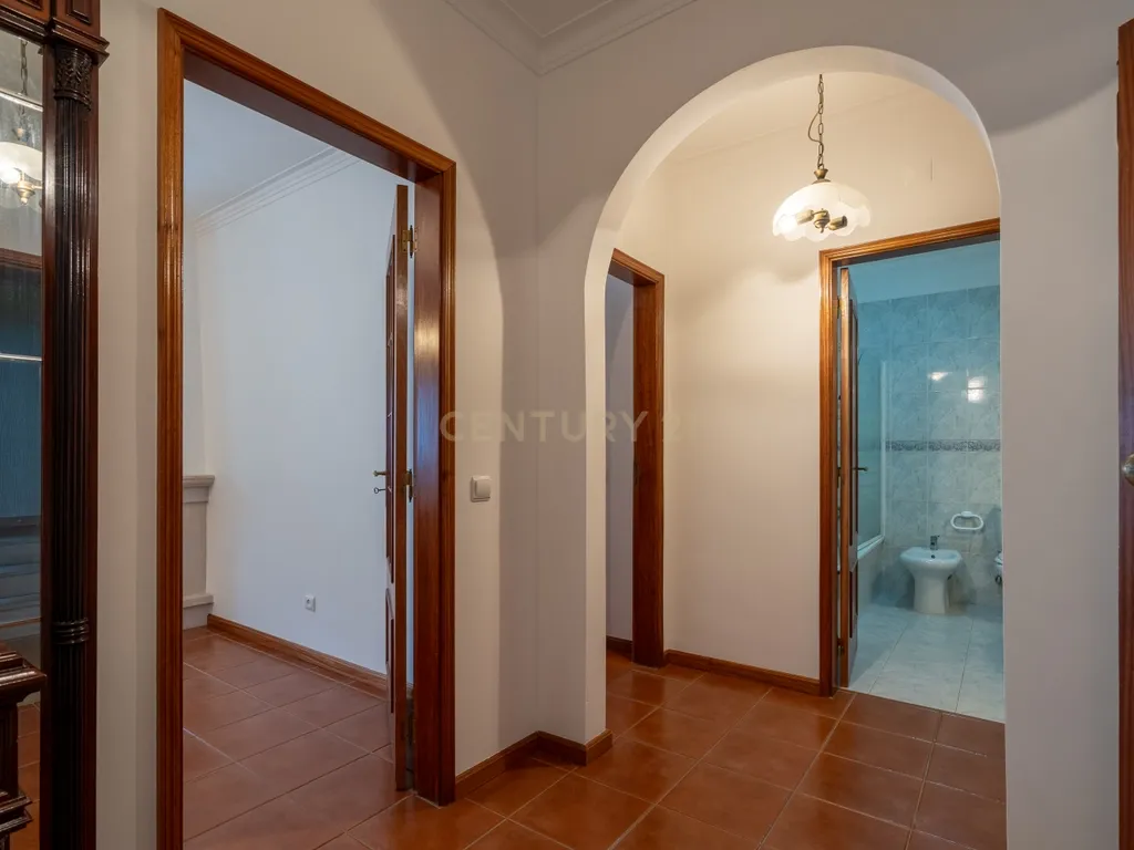 Moderno T1 em Lousã, quase novo e pronto a habitar - Image 19