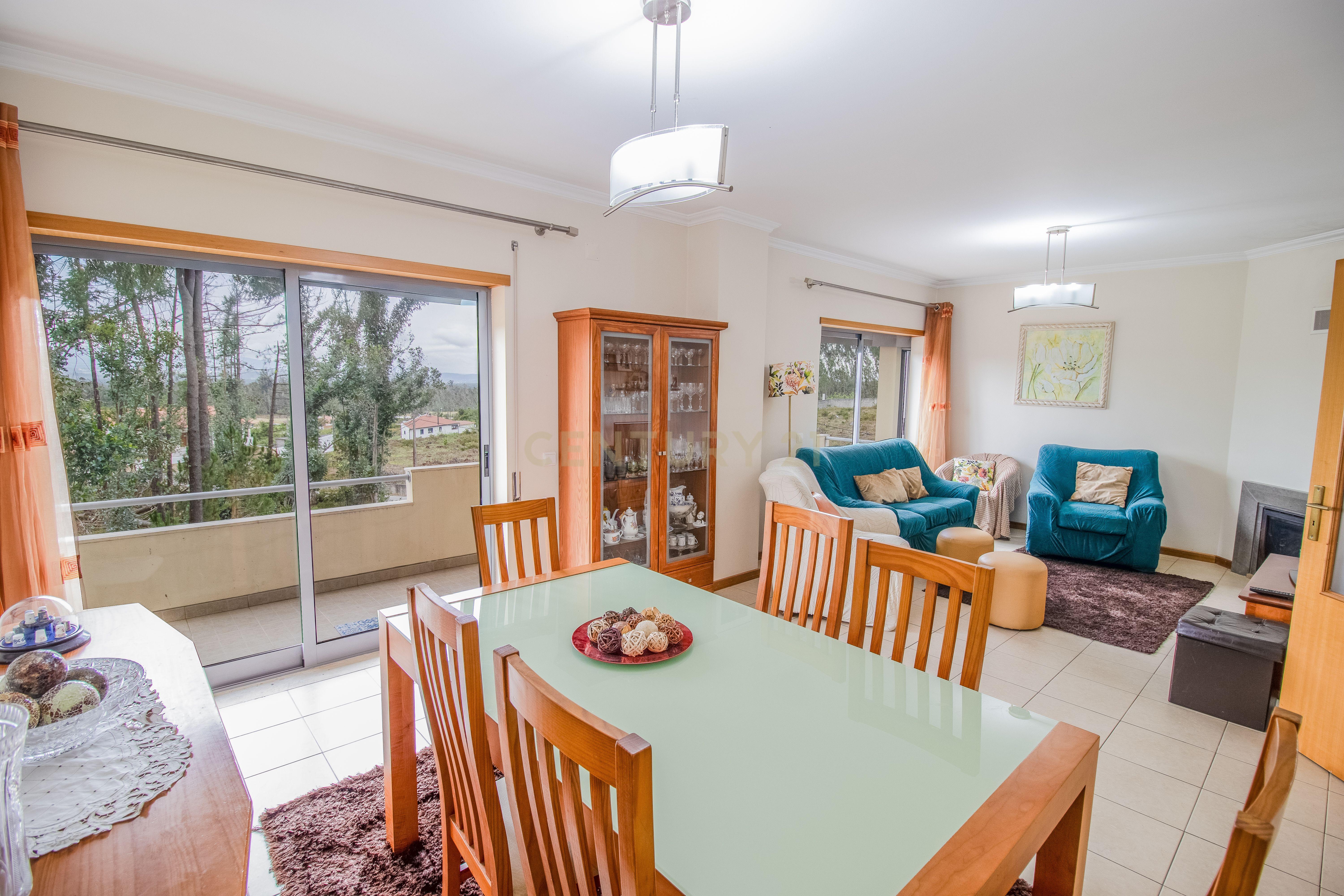 Fotografia 7 de T4 Duplex em Pataias com 181 m², garagem, arrumo e excelente luminosidade