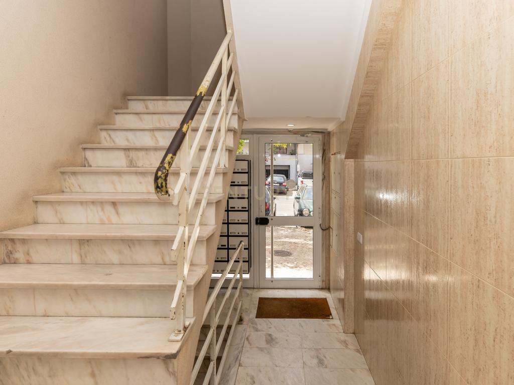 Apartamento T2 - Feijó com varanda - Image 20