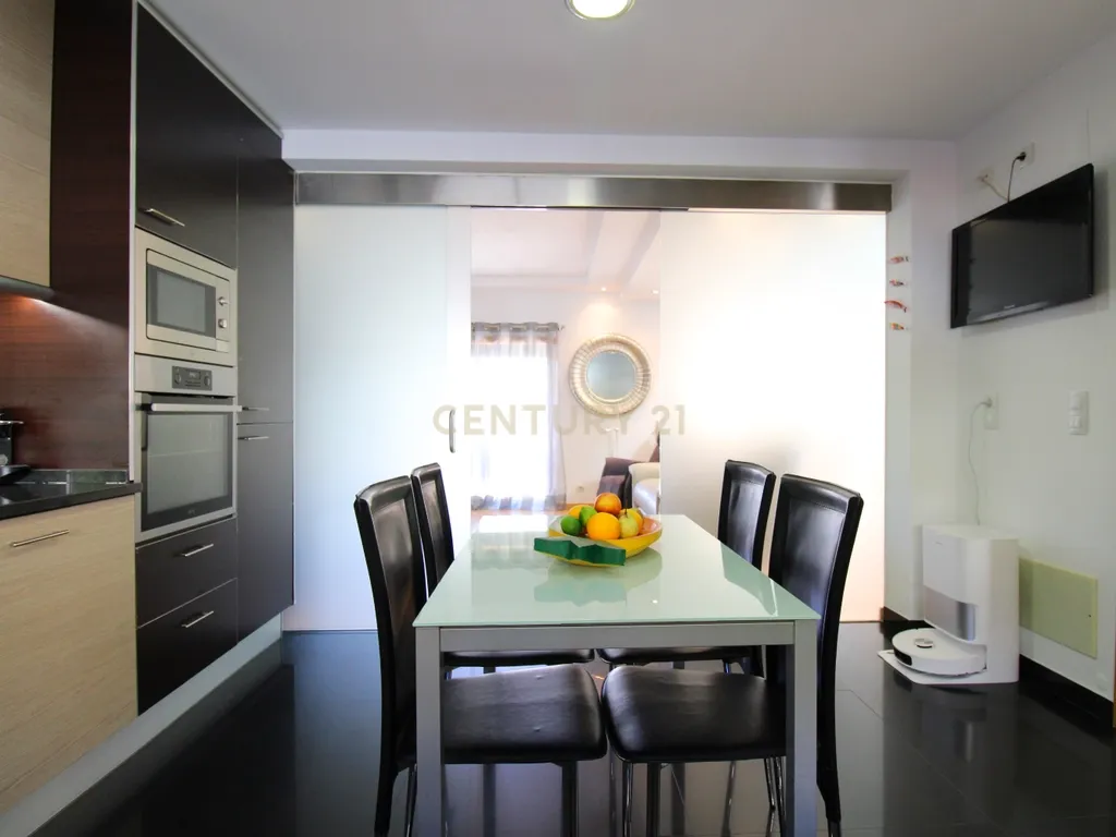 Moradia Contemporânea V3+1 Seixal - Image 17