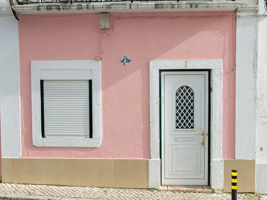 Simpática moradia no centro da vila de Fanhões - Image 3