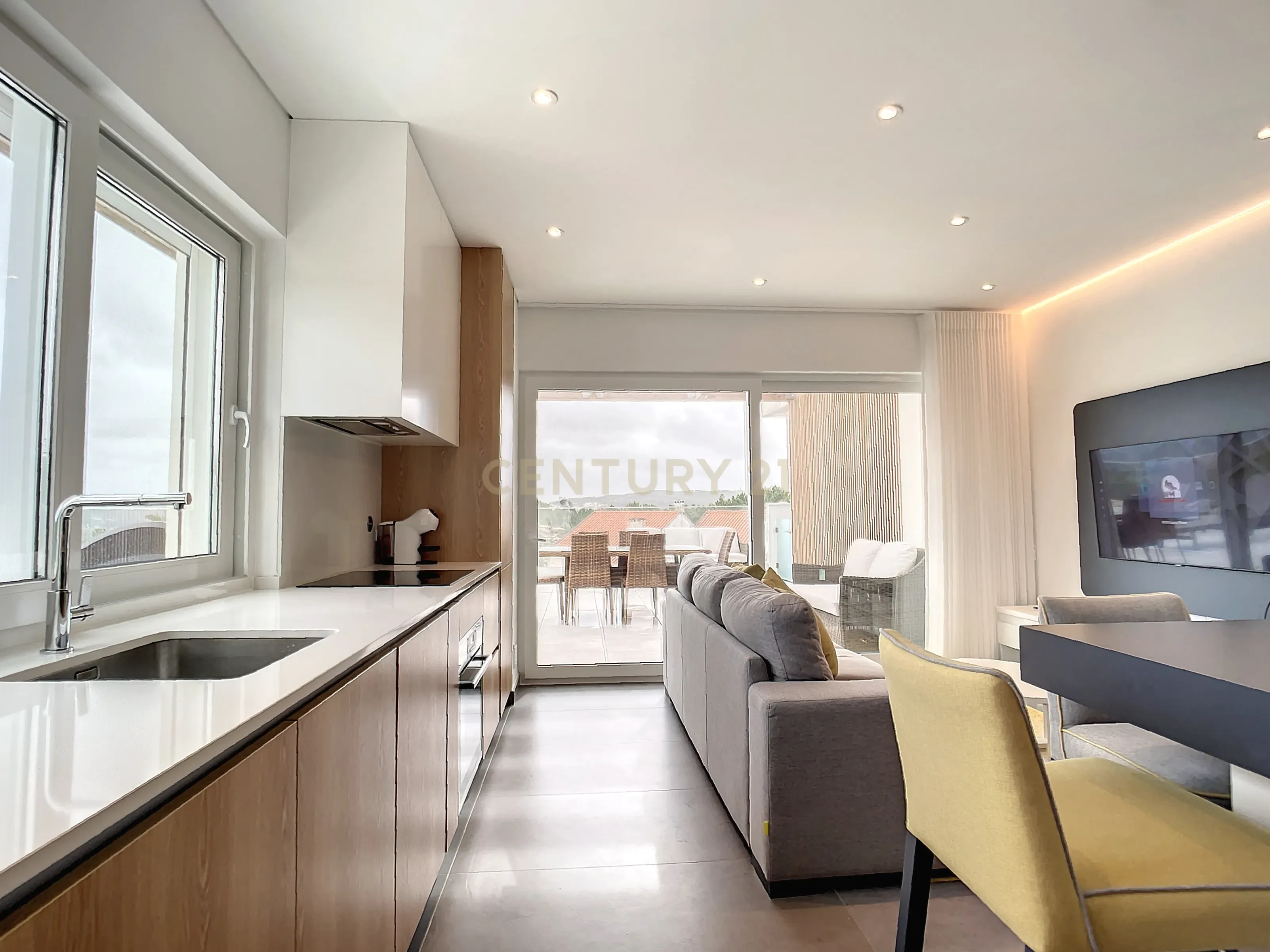 Duplex inserido no condomínio de luxo em Nazaré - Image 28