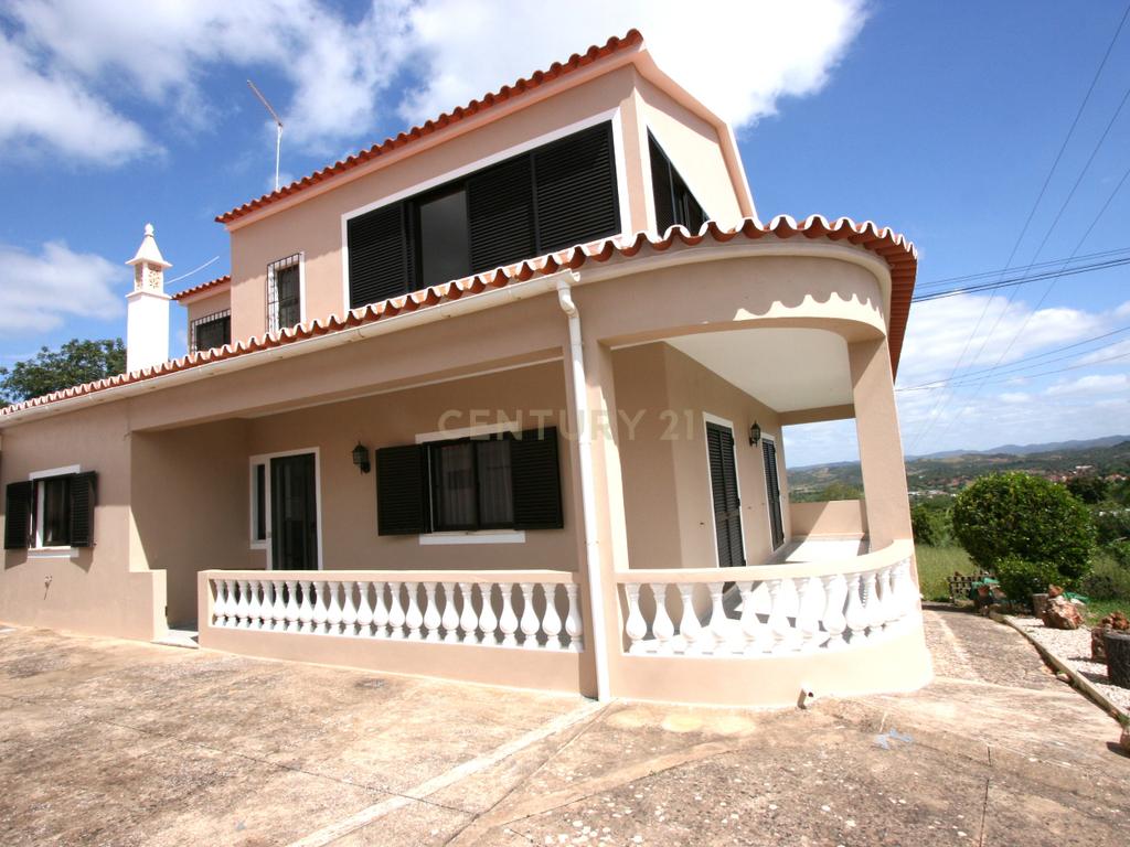 Propriedade de estilo tradicional T3+1, anexo e lote de 8080 m2 em Portela, São Bartolomeu de Messines - Image 5