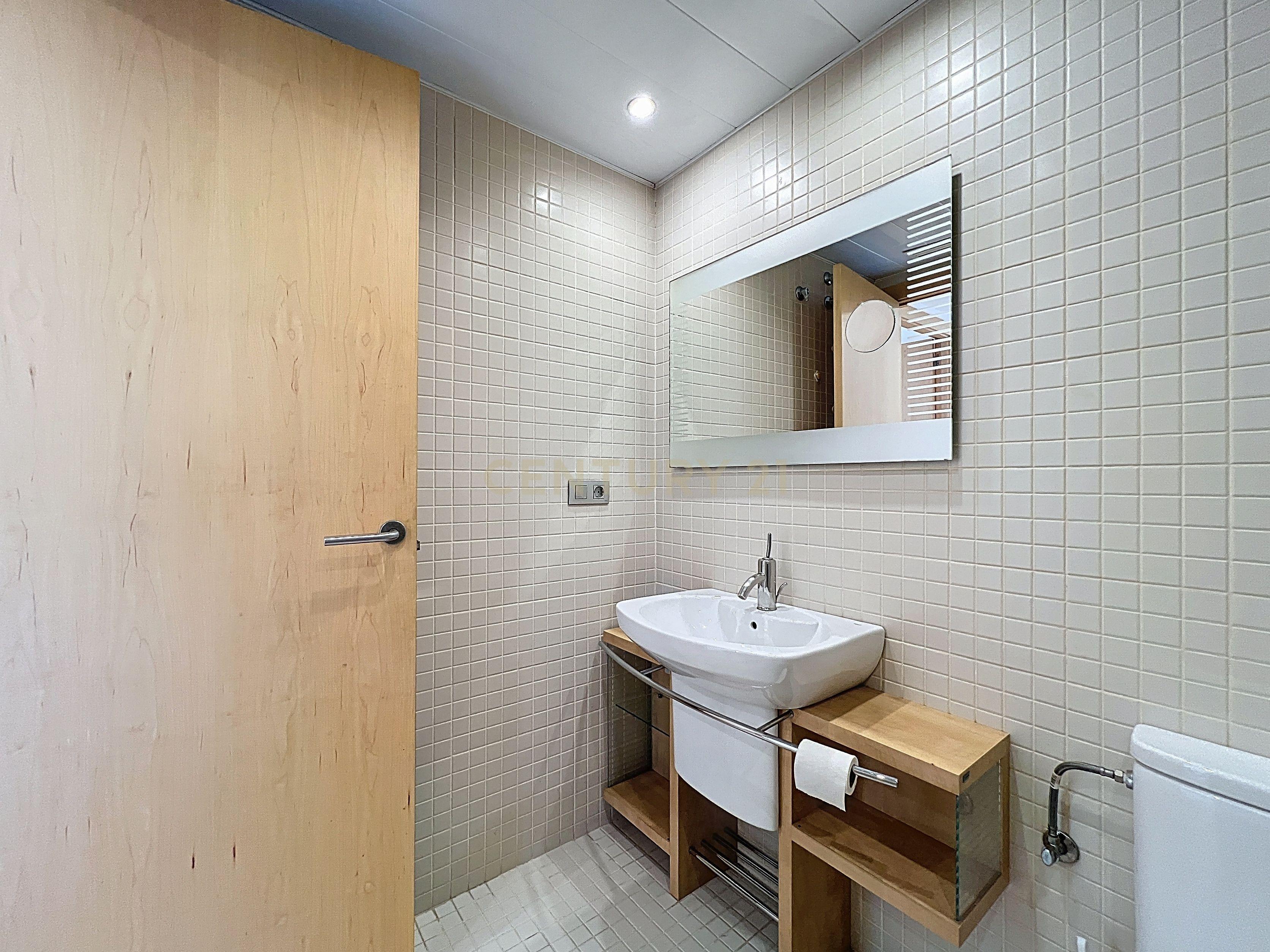 PARA VENDA - EM ROSAS NA COSTA BRAVA - EXCELENTE APARTAMENTO T1 COM VISTA PARA O MAR E PARA O CANAL - Image 18