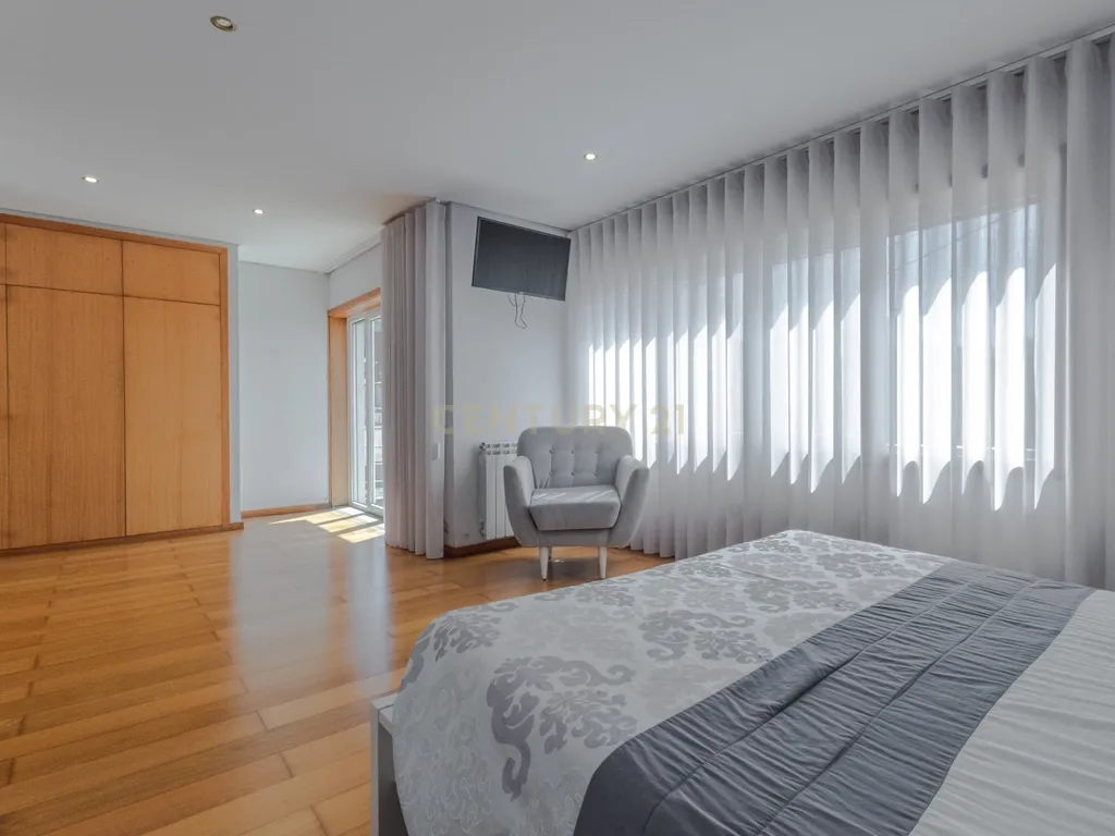 Moradia T3 de Excelência na Maia| 398 m² | 3 Suítes | Garagem para várias Viaturas - Image 23