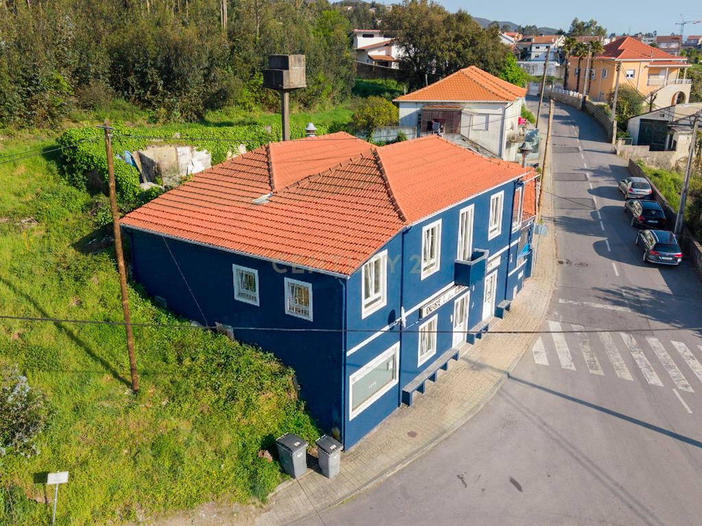 Moradia T3 com Espaço Comercial | São Pedro da Cova (Adega Azul) - Image 32