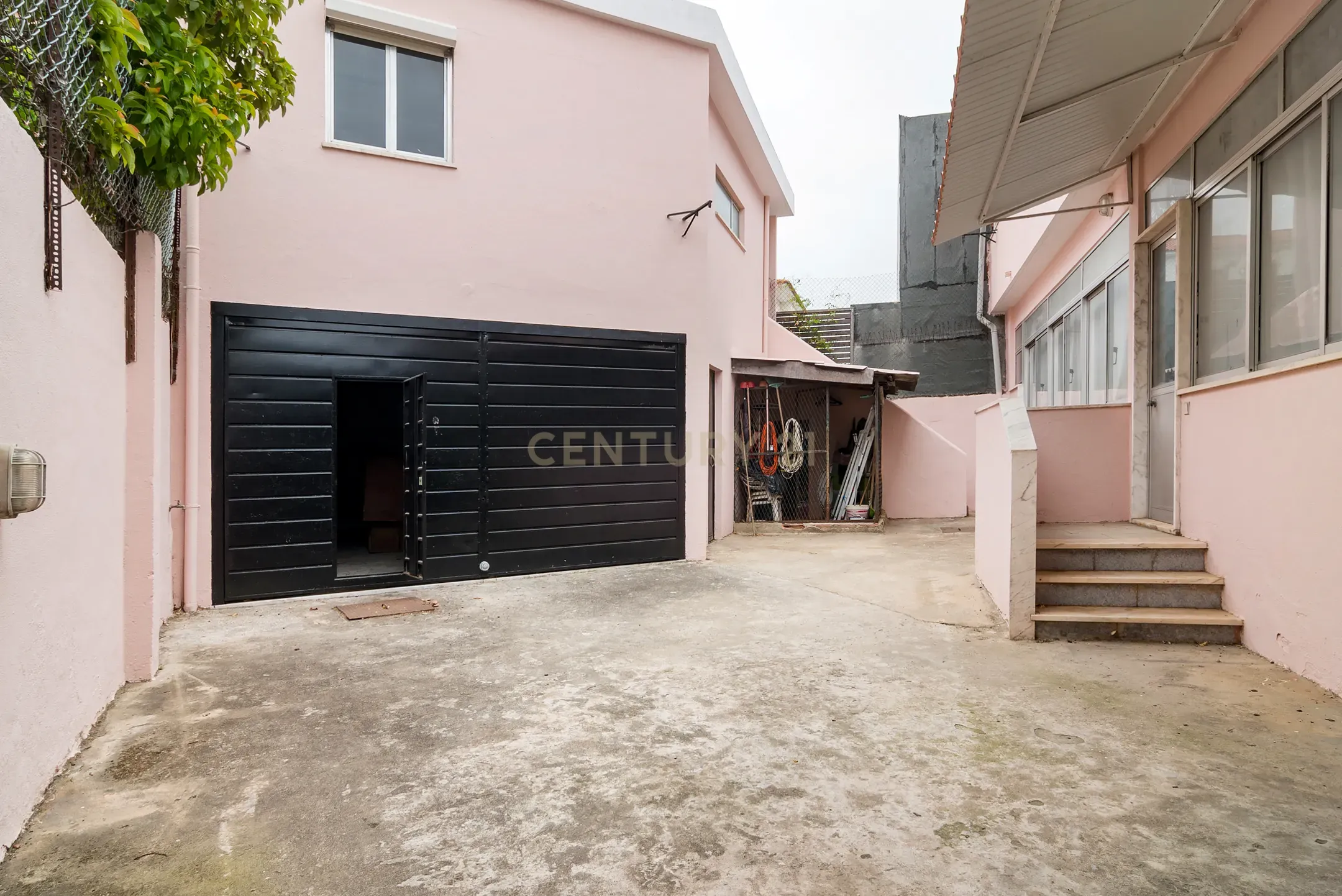 Moradia T3+2 para renovar em Alvalade, Lisboa. Em Venda! - Image 33