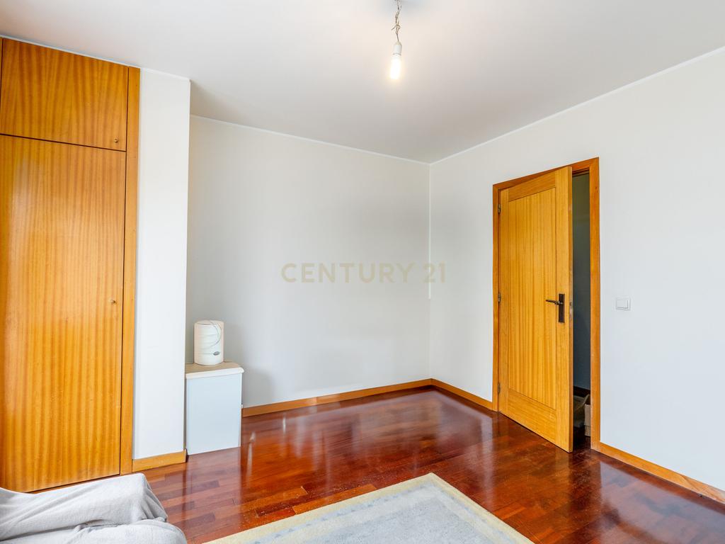 Apartamento "Cobertura" com terraço nas 3 frentes T4 (Atualmente T3 + Escritório) no Condomínio "Tílias do Atlântico" - Image 23