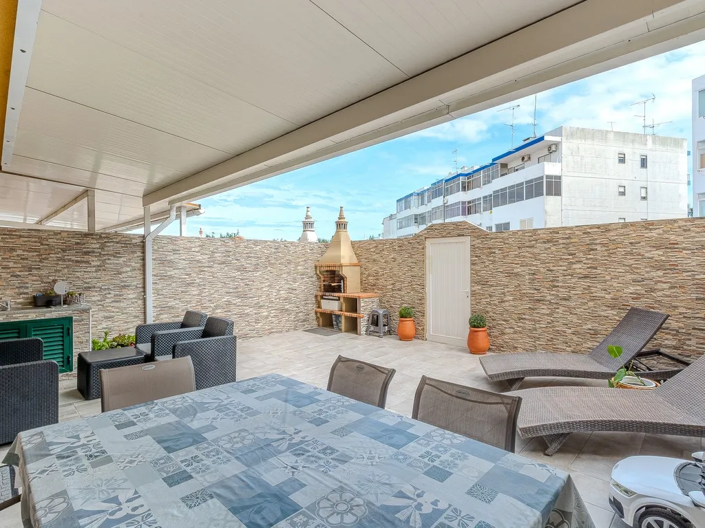 Apartamento T2 | Logradouro | Estacionamento | Olhão - Image 10