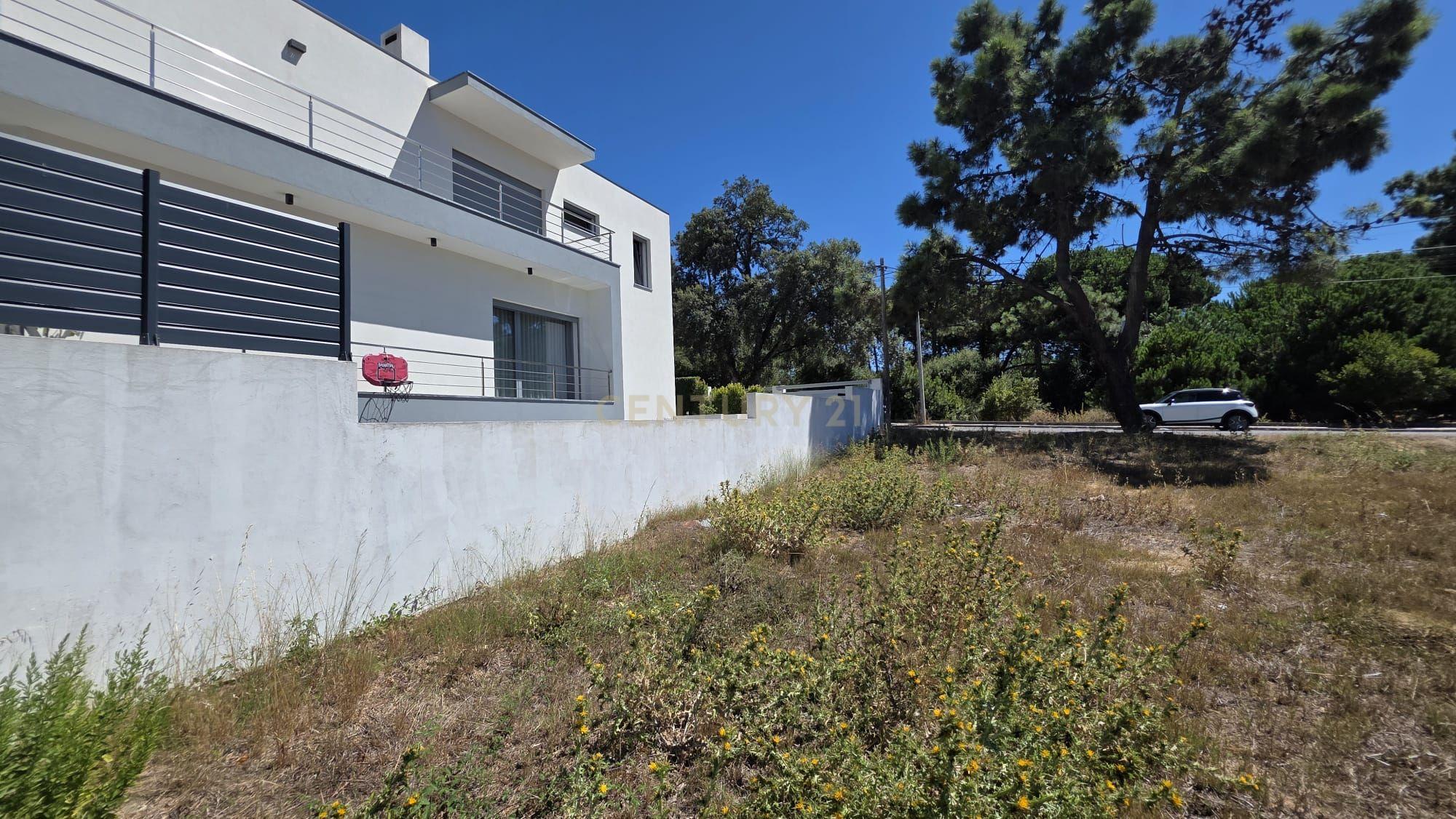 Fotografia 8 de # NOVIDADE #  TERRENO COM LOCALIZAÇÃO DE EXCELÊNCIA NA CHARNECA CAPARICA ( permite caminhar a comércio e serviços com facilidade )