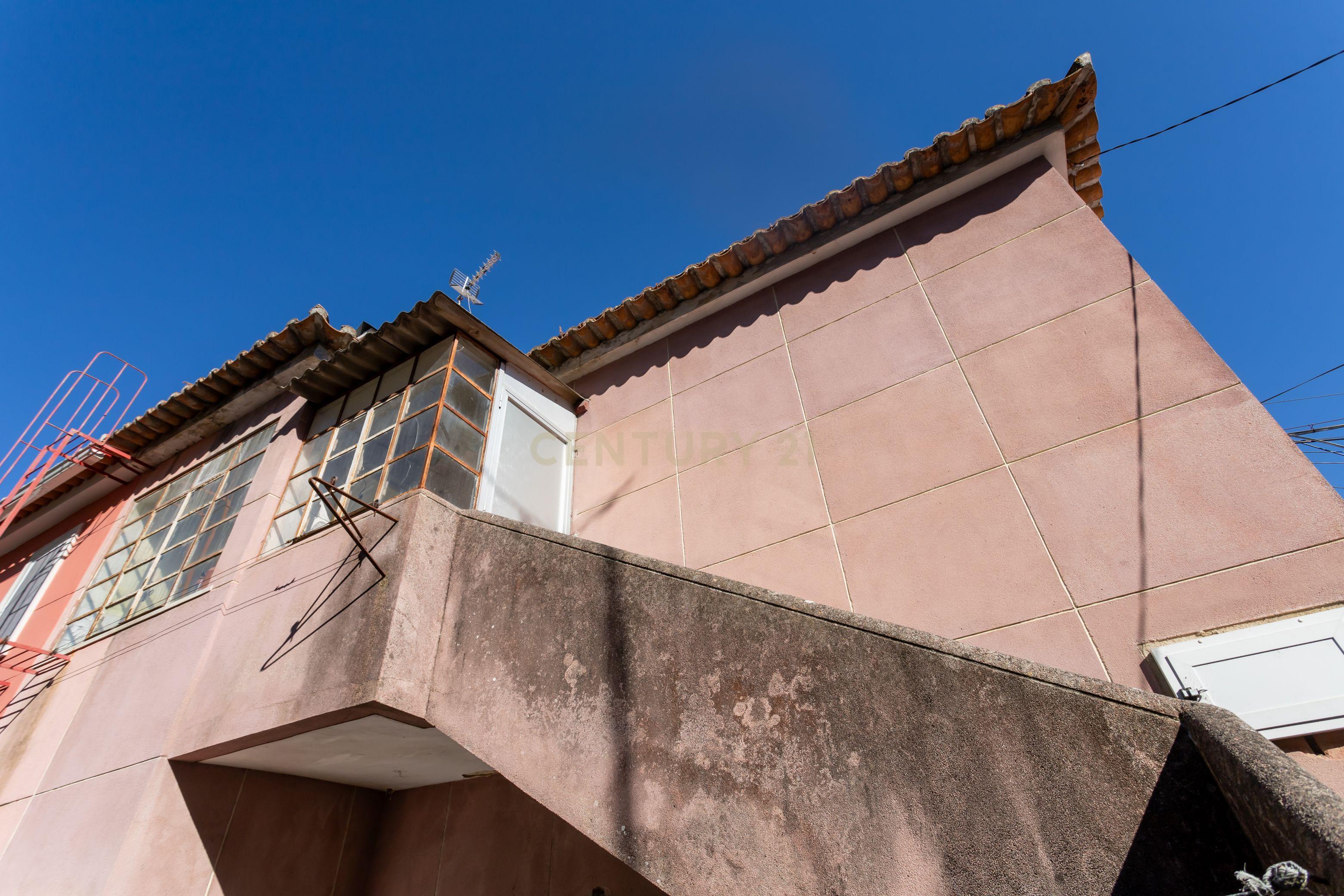 Moradia com anexo, no centro de Almada! - Image 23