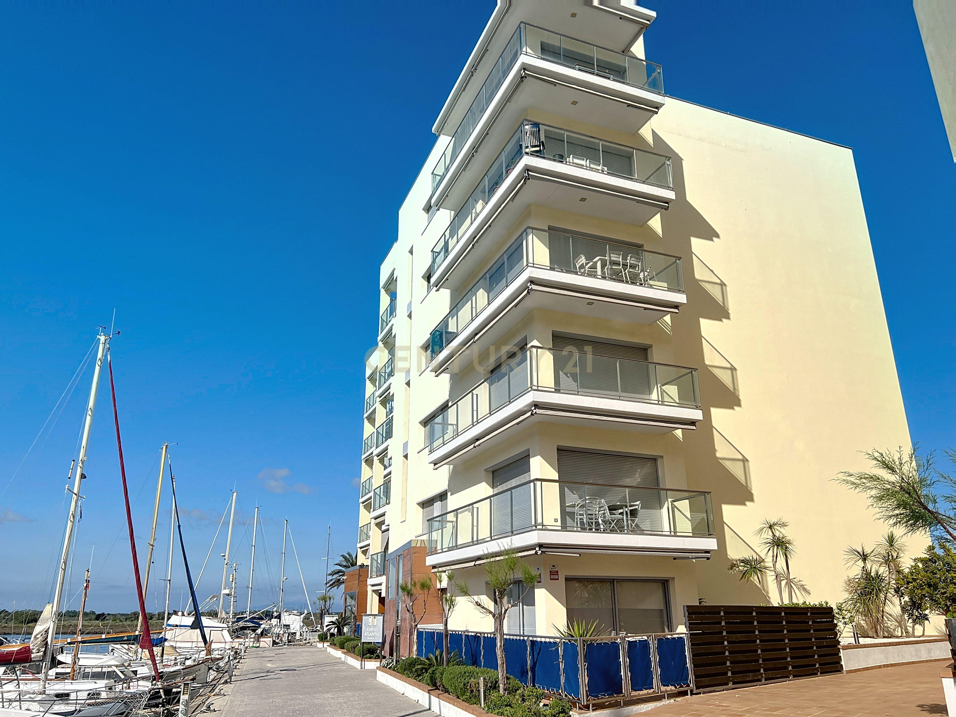 PARA VENDA - EM ROSAS NA COSTA BRAVA - EXCELENTE APARTAMENTO T1 COM VISTA PARA O MAR E PARA O CANAL - Image 10