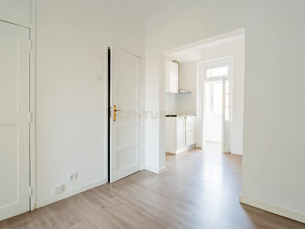 Apartamento T1 Remodelado na Penha de França – Lisboa - Image 16