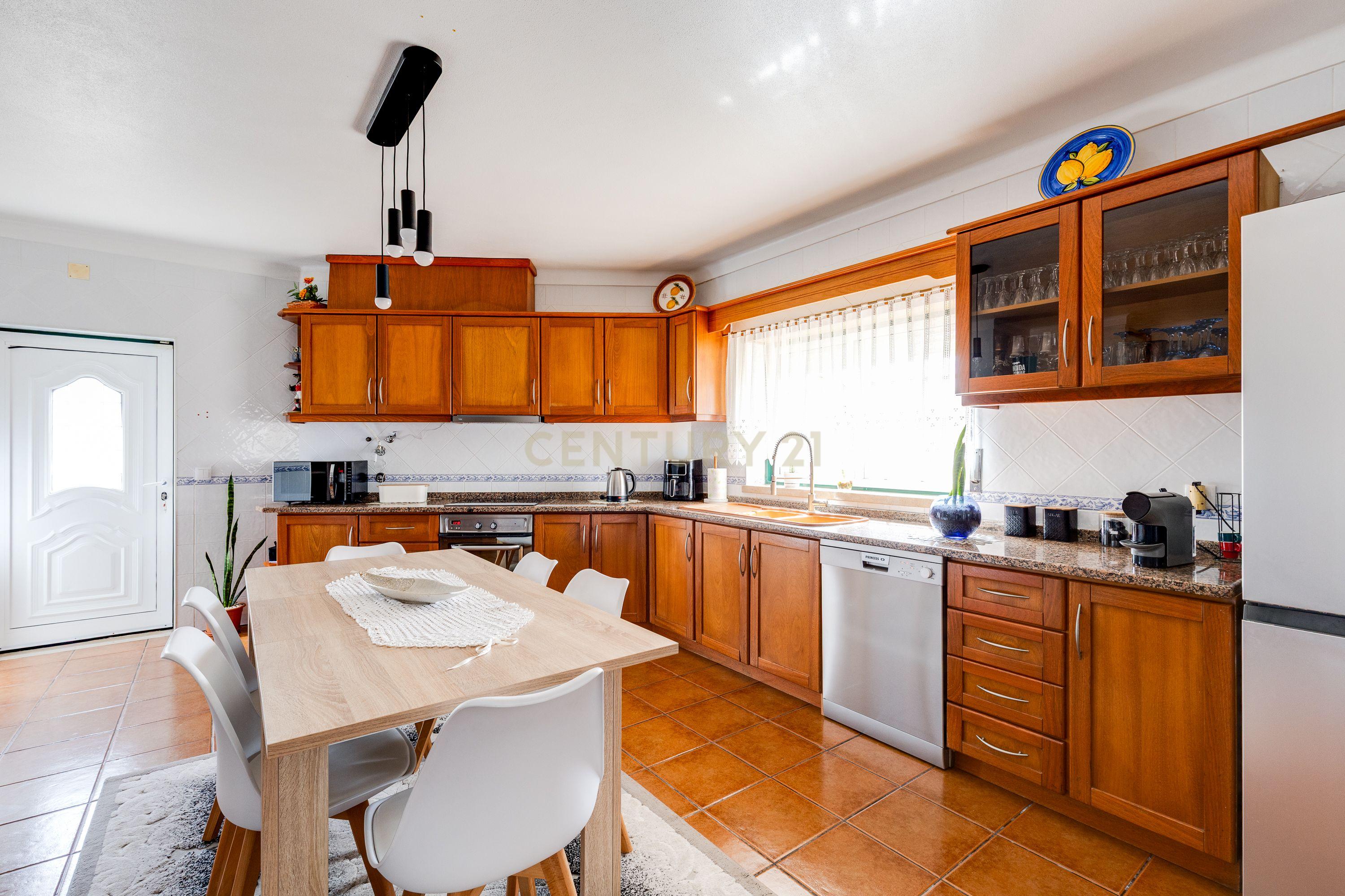 Fotografia 9 de Excelente Moradia T3 , em S. Jorge Porto de Mós!