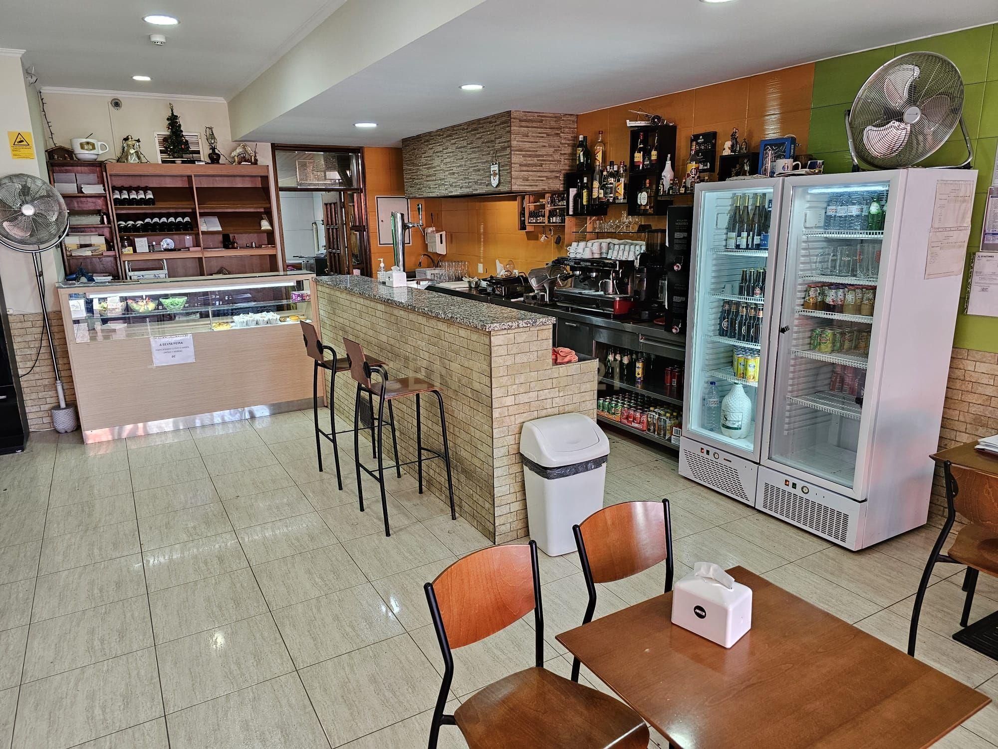 Pão Quente/cafetaria para trespasse à Salvador Caetano - N222 - Image 2