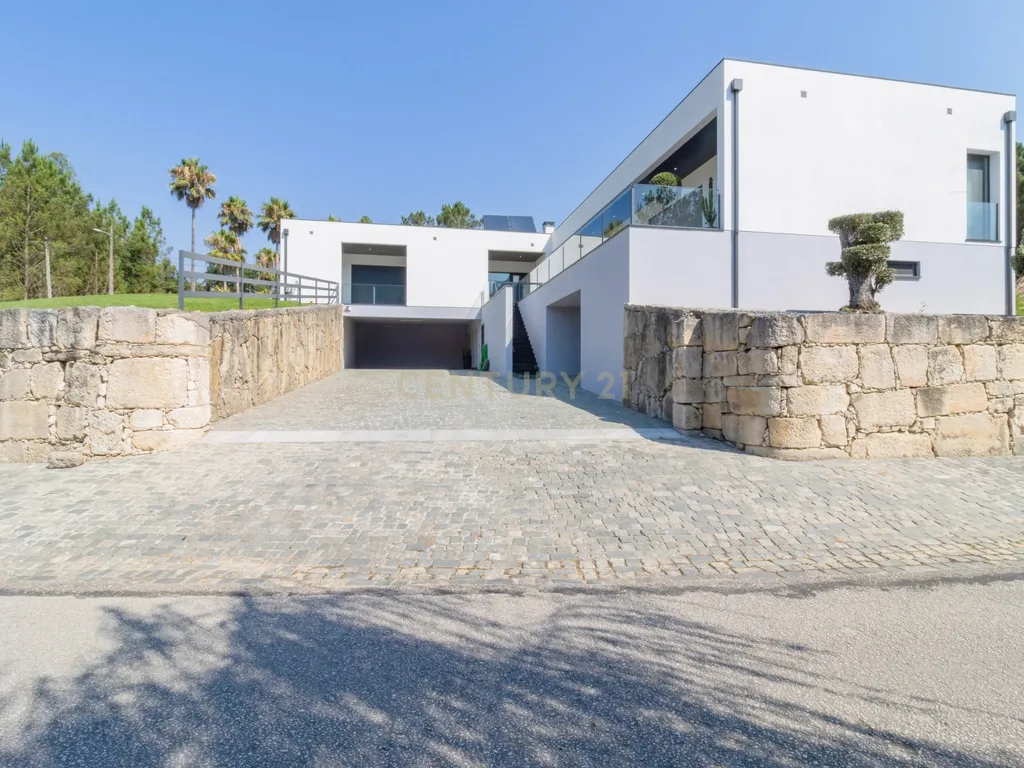 Luxuosa Moradia T3+1 | Pombal | - Image 1