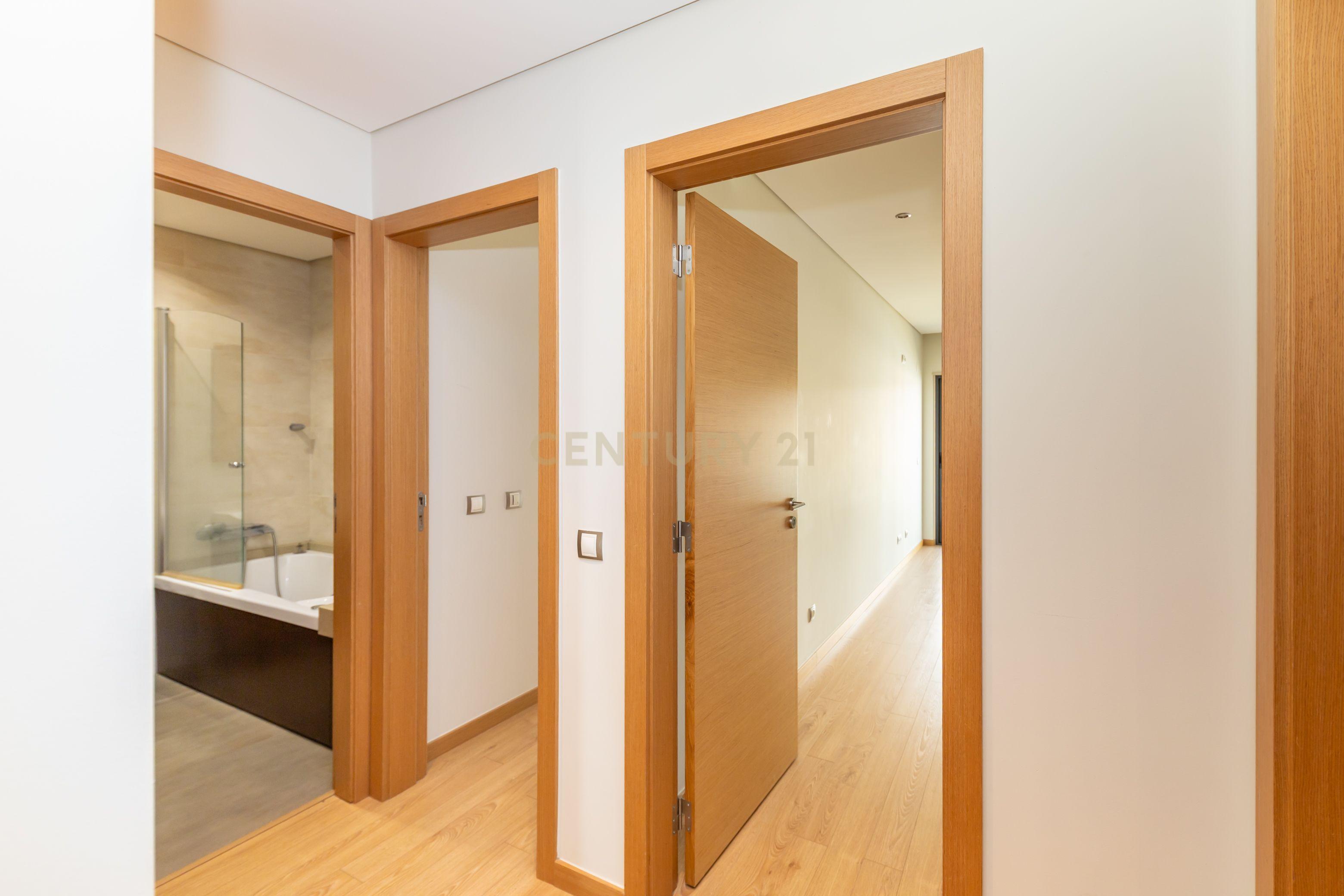 Apartamento T3 Com Box - Varandas Montijo - Image 18