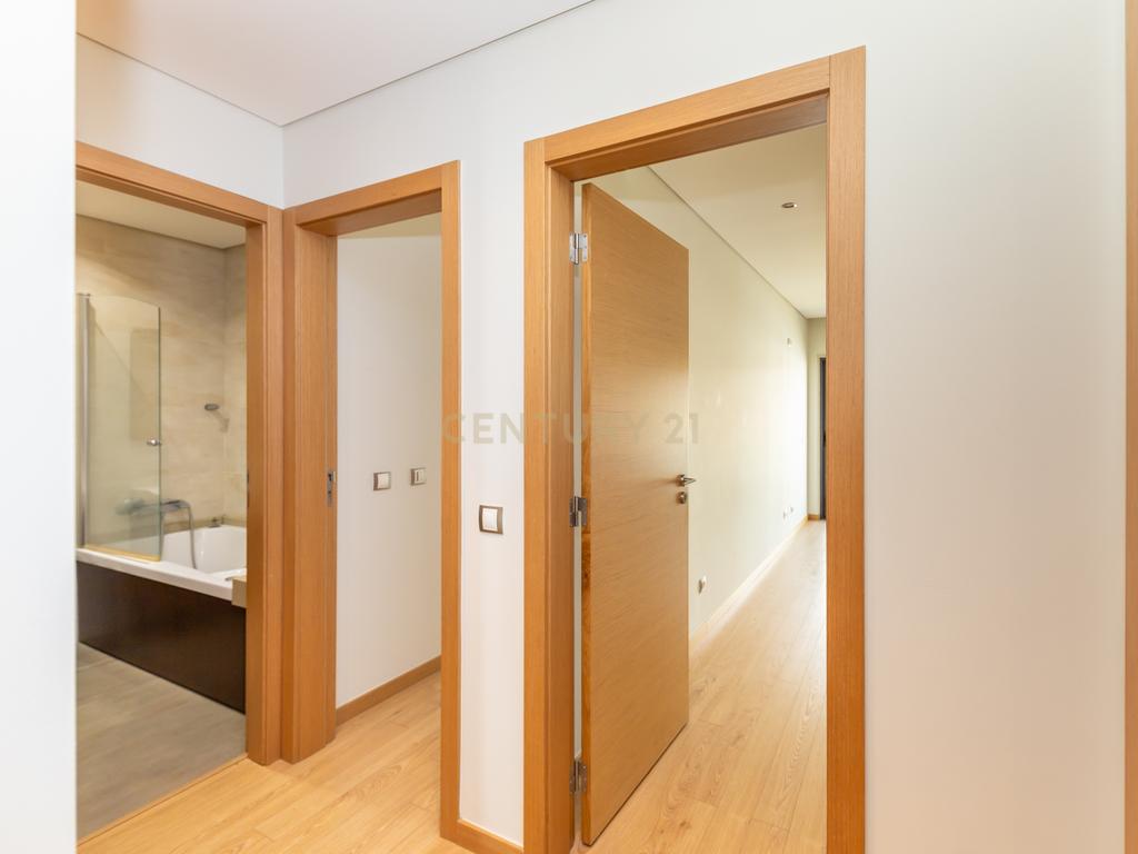 Apartamento T3 Com Box - Varandas Montijo - Image 18