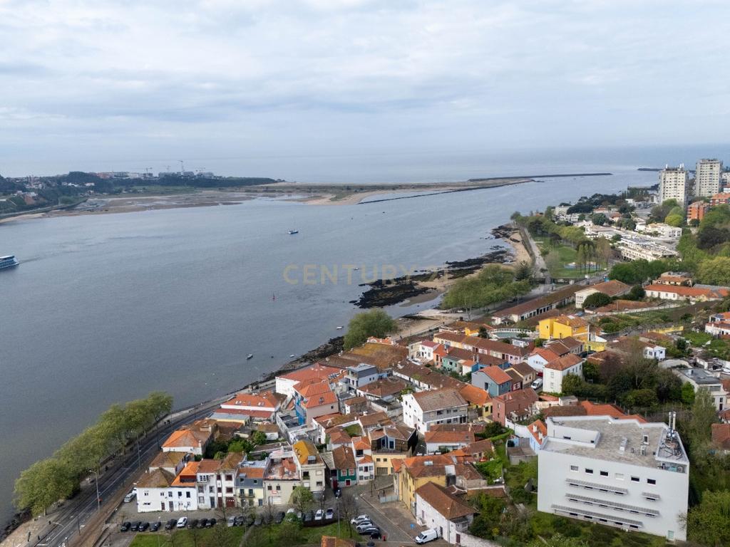 Exclusiva Moradia de Luxo no Coração do Ouro – Rua Senhor da Boa Morte, Porto - Image 6