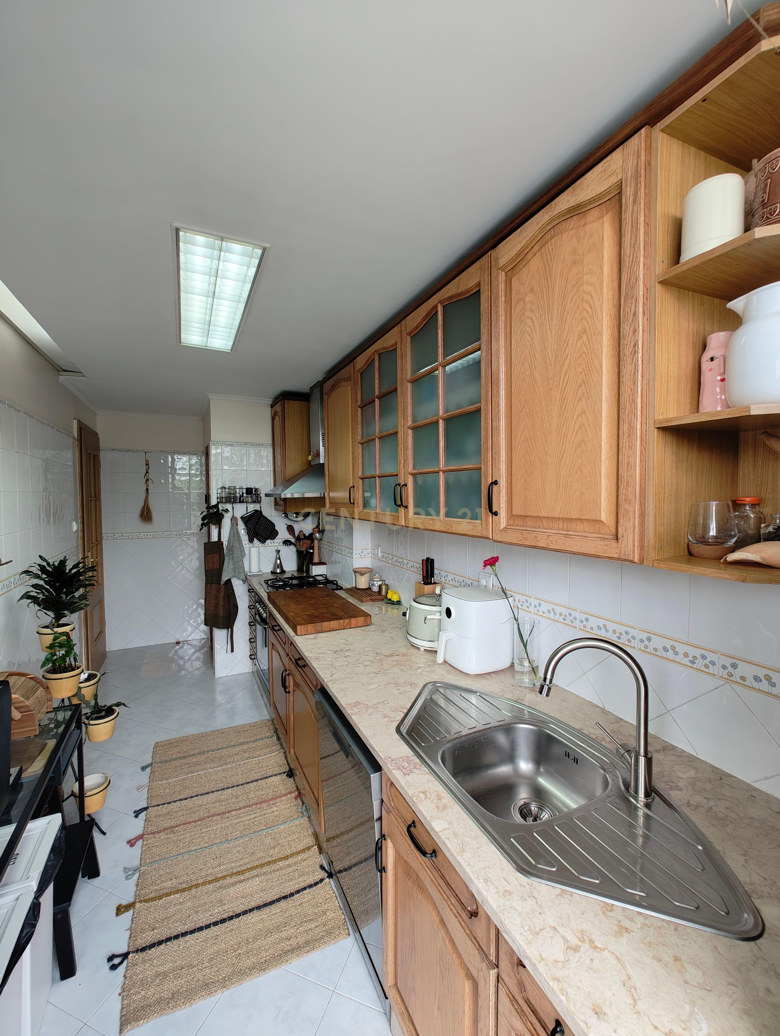 Apartamento duplex T3 + 2 em Queluz - Image 10
