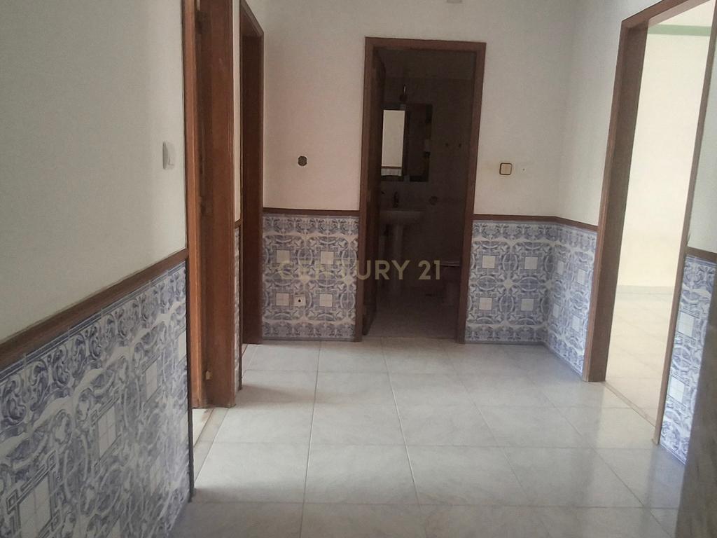 Venda de Apartamento T2  Arroja -  Odivelas - Image 9