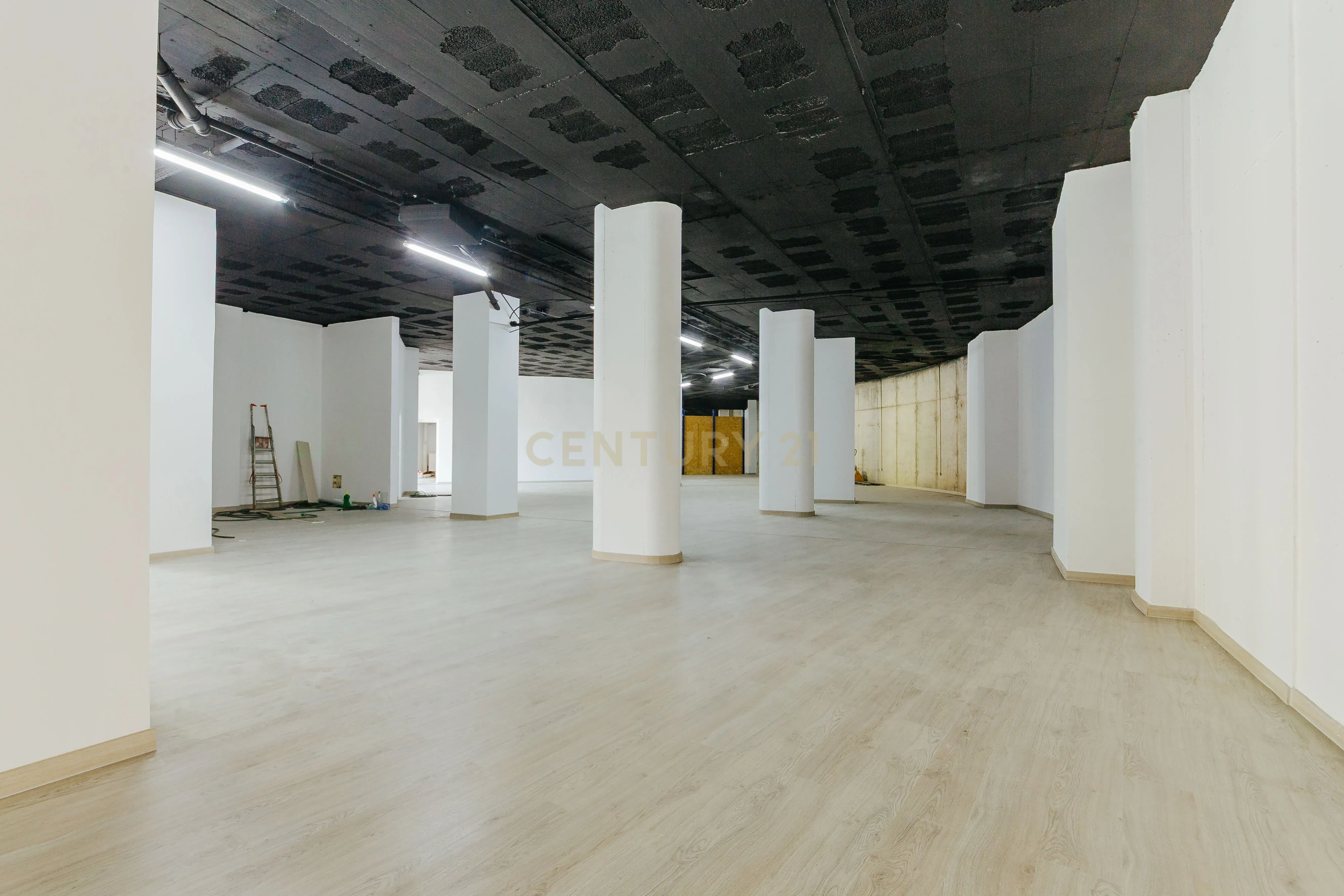 Fotografia 5 de Armazém / Espaço Comercial para Venda – Barcarena, Oeiras