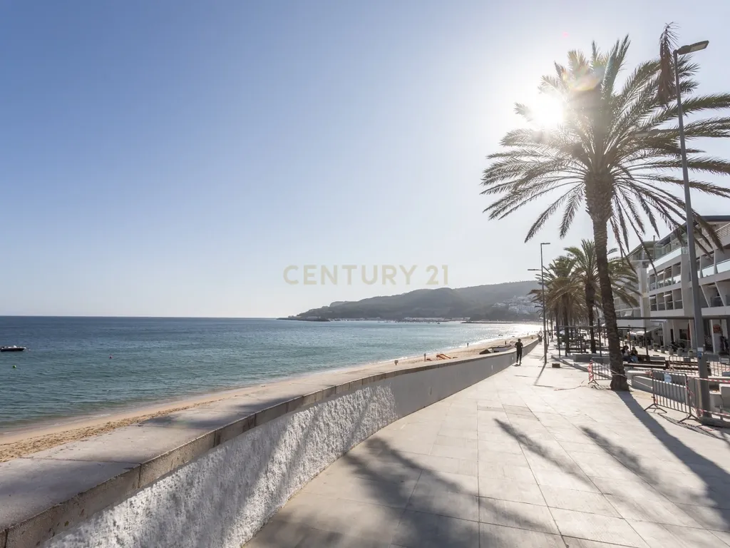 Apartamento T2 no centro de Sesimbra, a poucos passos da praia - Image 17