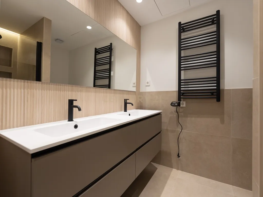 APARTAMENTO REMODELADO E MOBILIADO PERTO DA PLAZA MARQUES DE SALAMANCA - Image 17