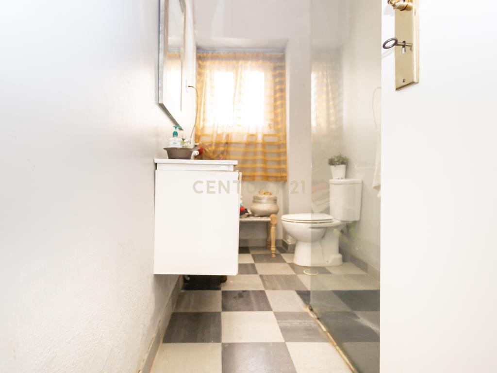 Moradia com anexo, no centro de Almada! - Image 11