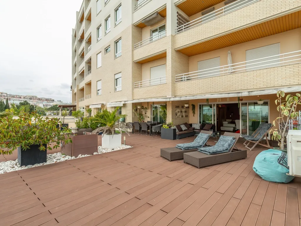 Apartamento T4 Alto de Algés, Terraço, Vista Rio, 6 Lugares de Garagem - Image 21