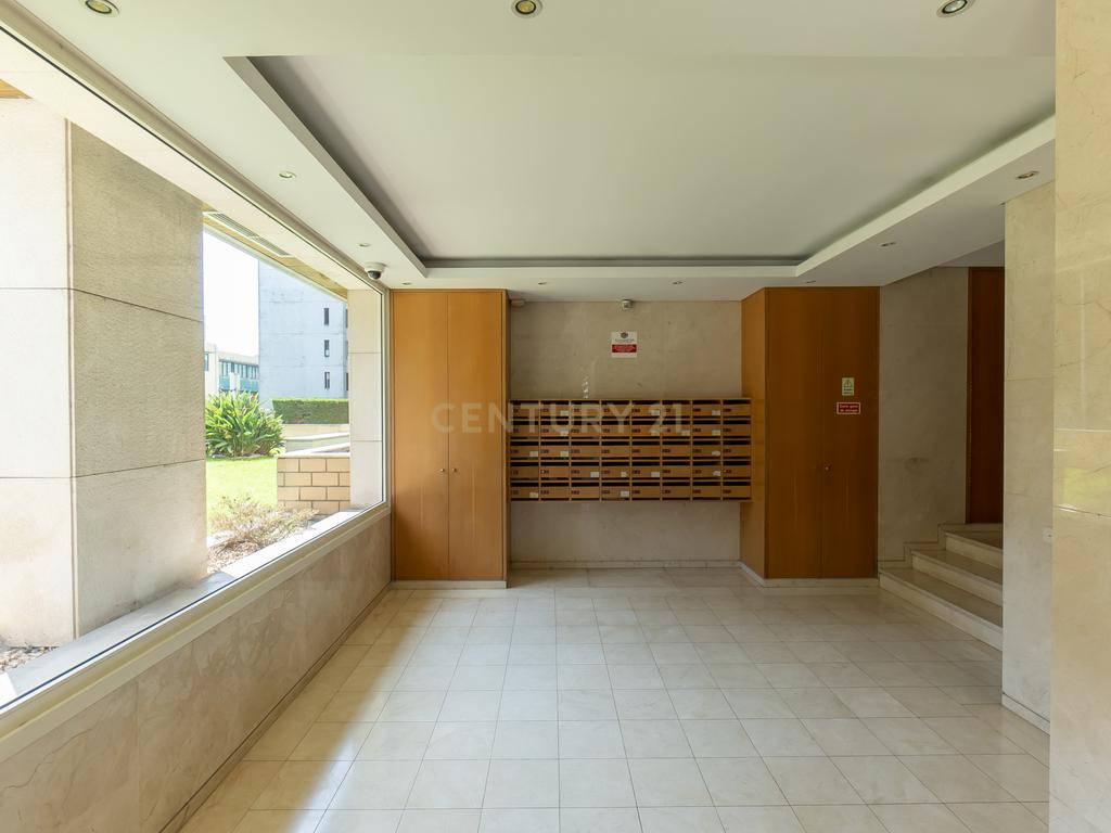 Apartamento T2 para Arrendamento em Lordelo do Ouro, Porto - Image 26