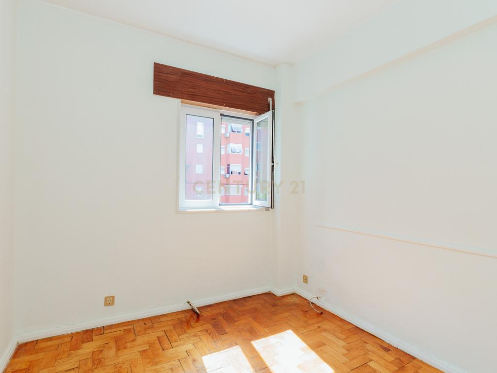 Apartamento T3 nos Olivais - Image 29