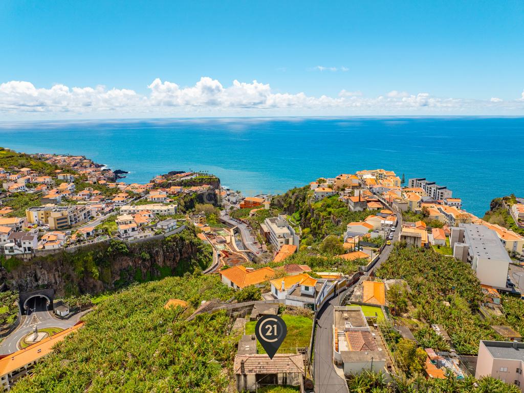 Moradia Tradicional com Projeto Aprovado em Câmara de Lobos - Image 9