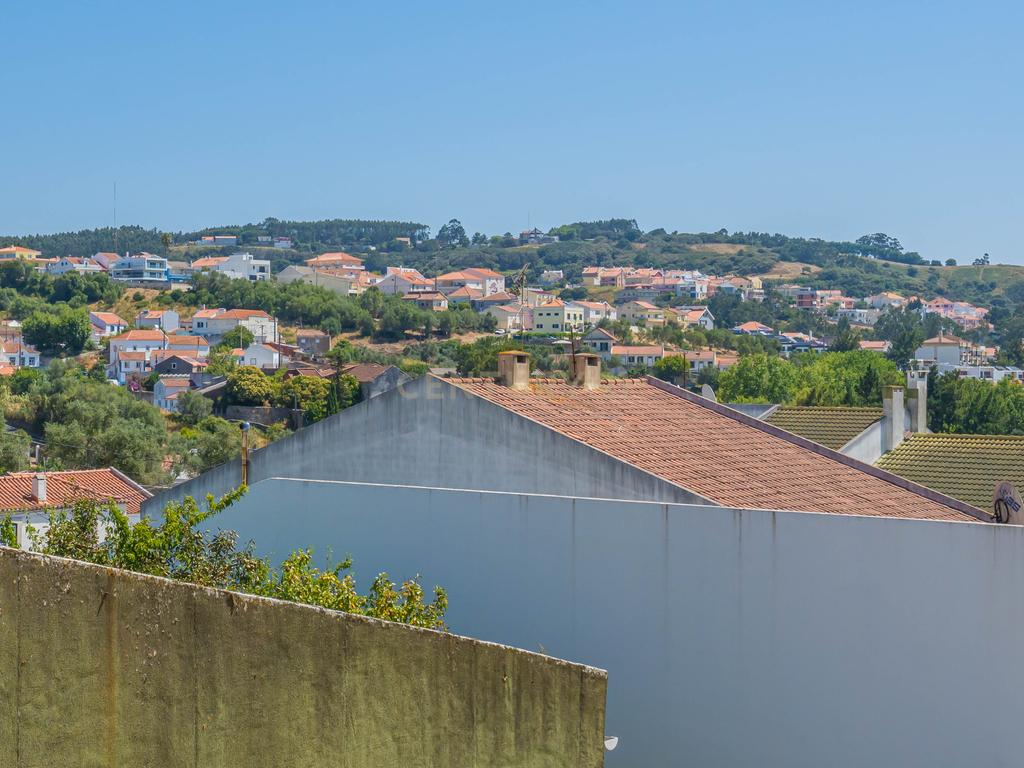 Apartamento T2, com Parqueamento e Arrecadação, em Caneças - Image 31