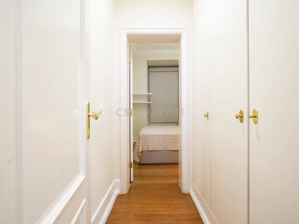 *Apartamento Exclusivo em Edifício Tradicional de Lisboa* - Image 20
