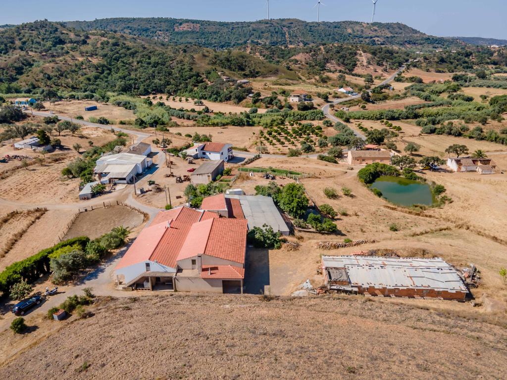 Moradia T3 + 2 Armazéns - Image 23