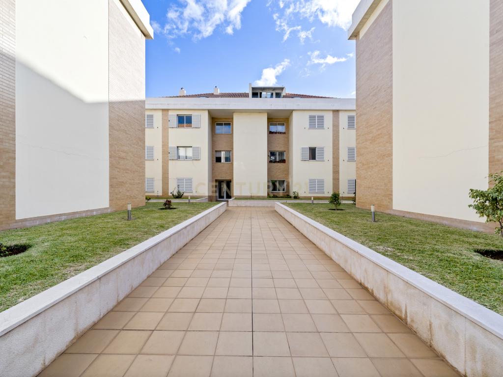Apartamento T2 à Venda, com Jardim e Vista Mar - Pilar, Funchal - Image 24