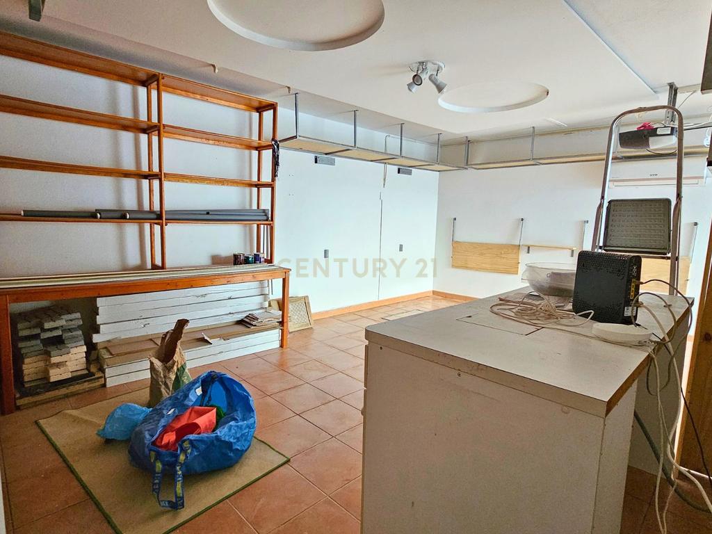 Moradia T4 em Oeiras para arrendar com garagem e terraço - Image 35