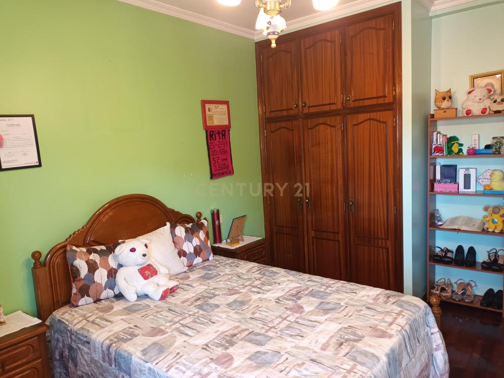 Vende-se apartamento T3 Duplex, zona das Antas, Porto - Image 22