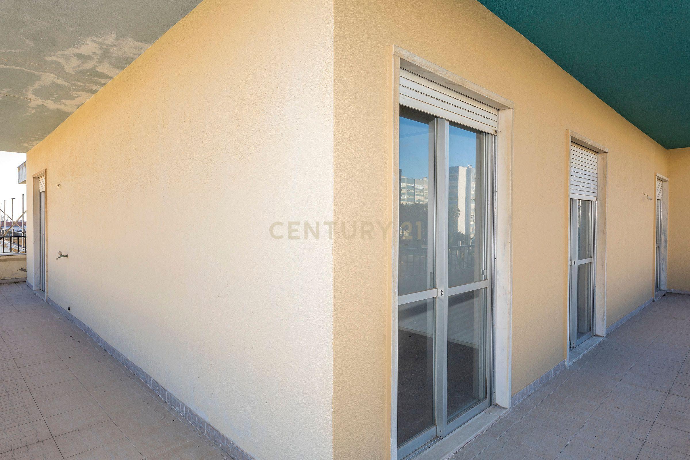 Apartamento T6 | Último Andar | 226m² | Quinta das Palmeiras, Oeiras - Image 12