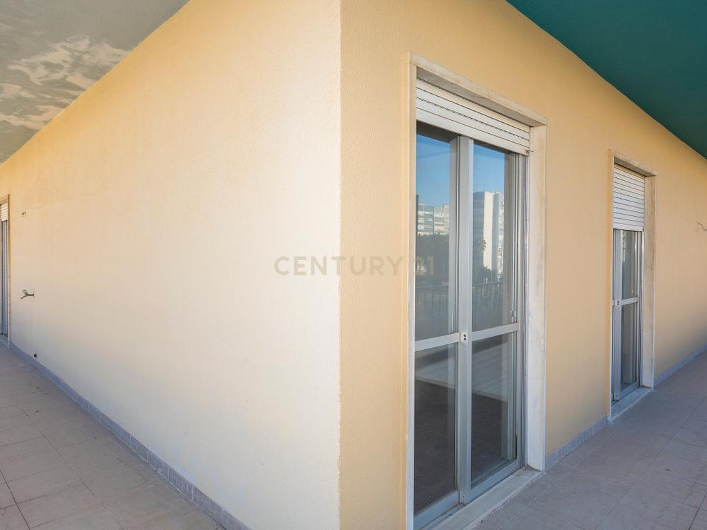 Apartamento T6 | Último Andar | 226m² | Quinta das Palmeiras, Oeiras - Image 12