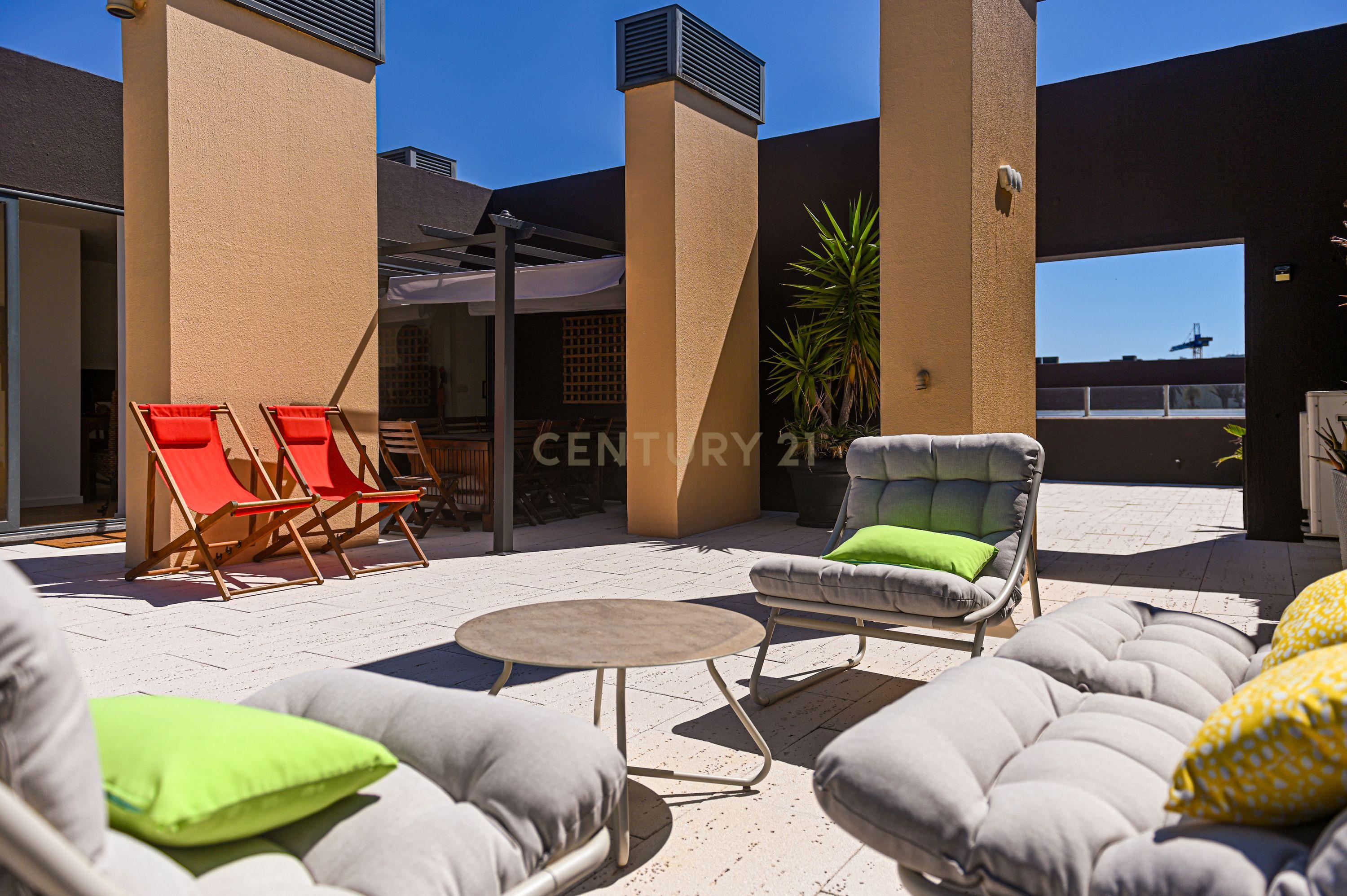 Penthouse | T4+1 | Terraço com Churrasco | Box | Infantado - Image 4