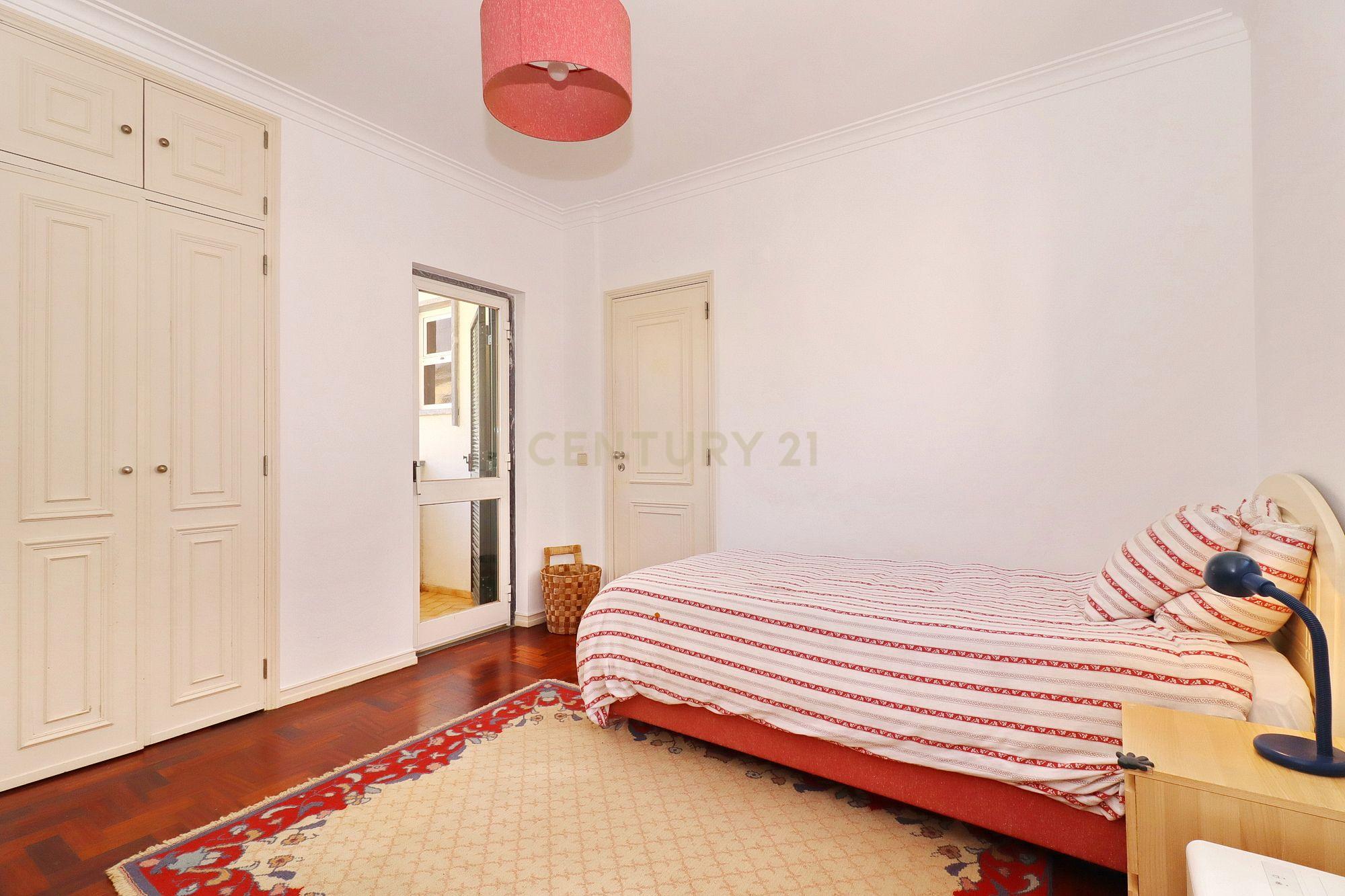 Moradia de Charme em zona residencial Prime, em Santo Amaro de Oeiras - Image 29
