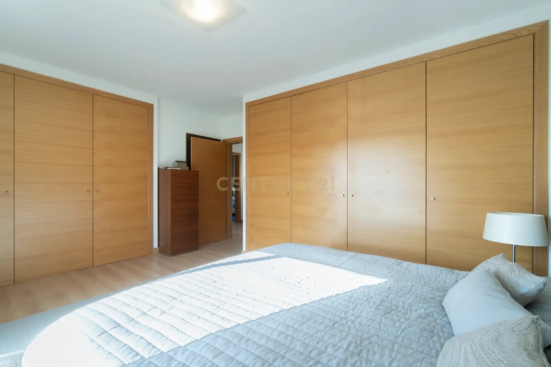 🏡 Luxo em Cada Detalhe: Moradia Exclusiva em Birre, Cascais - Image 25